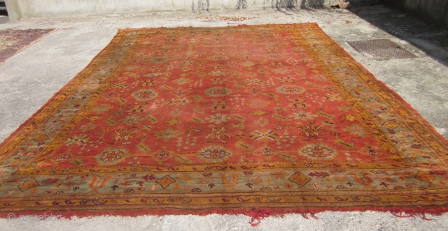 Oversize Ushak

Size: 547 cm x  375 cm

To be restored.
Pick up in Switzerland

16 more picks available on request

               