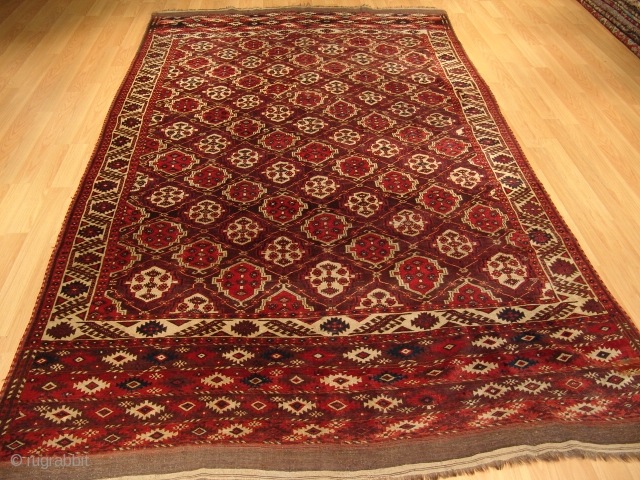 340 x 215  cm  
Chodor  Turkmen  
Around 120-130 years old
Natural colors                  