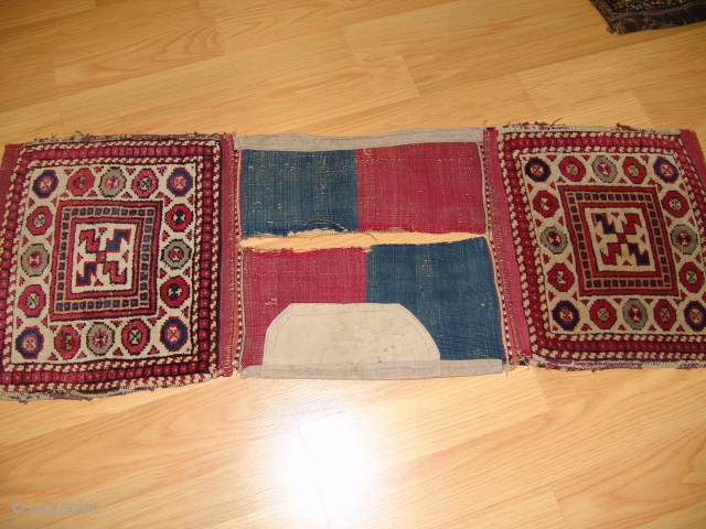 Bergama bag from 1900.
Size 0,43 cm x 1,06 cm 

                       