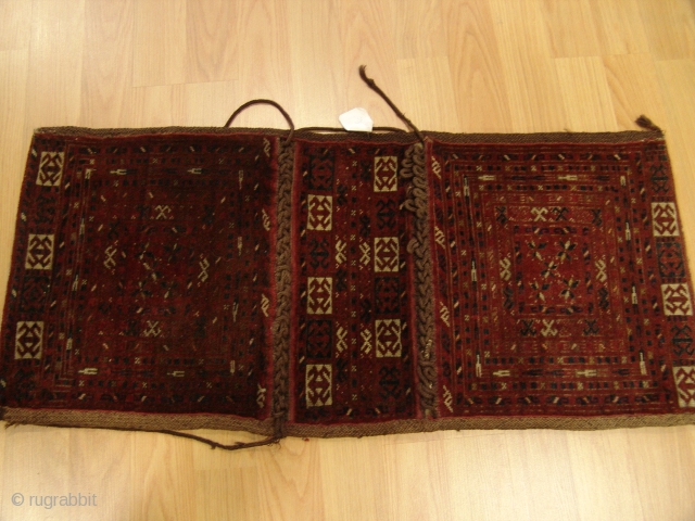 Ersari Bag
Production date is around 1900
Size 0,50cm x 1,13cm                        