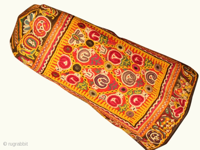 old mochi work hand made hat work from gujrat side

collection from jaisalmer handloom handicraft                   