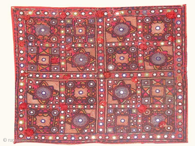 old jari small wall piece with fine needle work 

collection from jaisalmer handloom handicraft                   