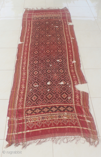 India 18th-19th century PATOLA sari textile. Size: 230cm x 80cm. condition : look at the picture free from any repair. found from sumatera Indonesia.         