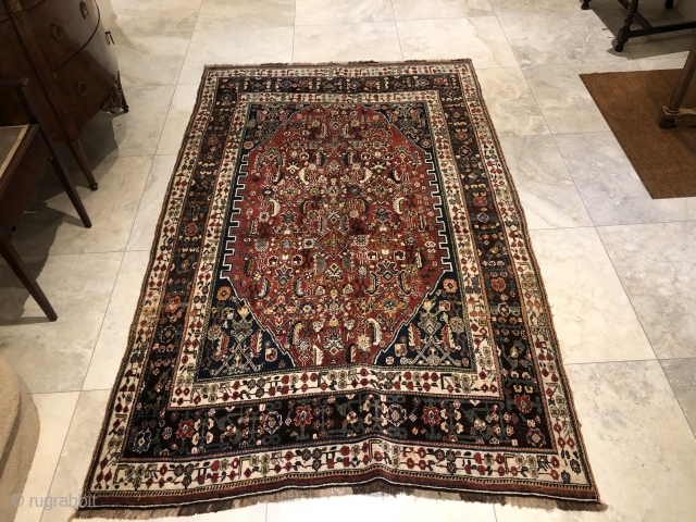 Cute qashqai kashkuli  

235X146 cm
perfect condition and nice  borders available in London .                  