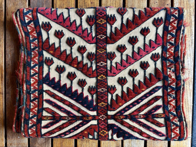 Very attractive Turkmen Tekke Tent band fragment ca.1850 in very good state of preservation. It comes from important German collection of Turkmen rugs. The weave is clean with no holes or repairs.
The  ...