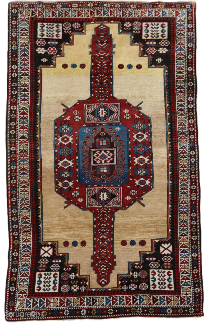 Antique Shirvan , pale yellow ground, early XX Century
cm 208x125
Other HQ pics, plase ask edoardo_marino@hotmail.it