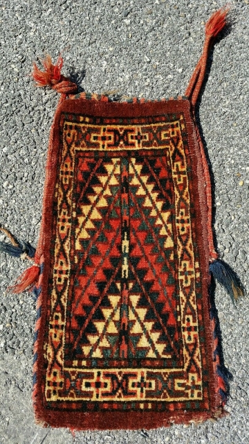 Turkmen Yomud Igsalyk complete bag. In general very good condition. Some wear on the corner. Goat wool foundation. Lovely colors and classical Yomud patterns.         