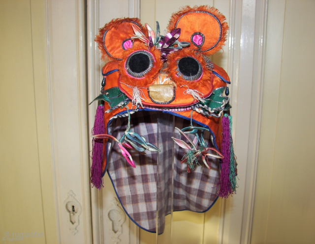 Georgeous foo dog silk /. cap, and good overall condition. Origin Unknown Listening ; Bilderbuch - Spliff (official)