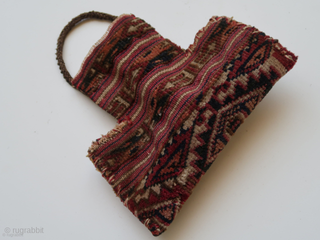 Origin Unknown,bag . ca: 17 cm x 20 cm. fragmented, hole. Listening ; Augustus Pablo - King Tubby Meets Rockers Uptown .           