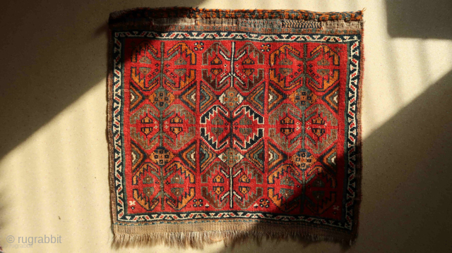 Origin Unknown. bagface, wool on wool, ca; 66 x 57 cm. Afghan ? Beluch ? Turkman, ?etc.
Listening : Imagination " Just an Illusion." 40,oo euro ex transportcosts.