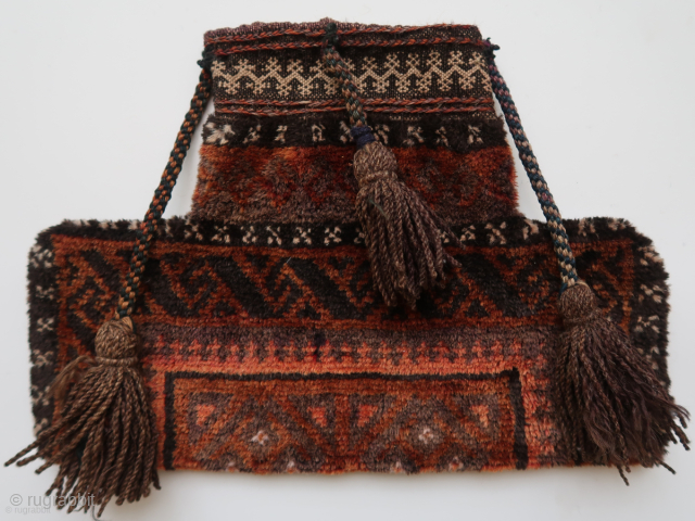 Bag , fragmented ca; 26 x 38 cm. origin unknown. Listening : 
Cerrone - Supernature .                 