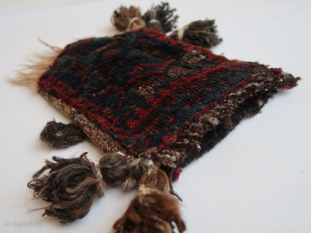 Small  Baluch ? . Kurdish ?  . Bag.  Pouch.  Ca :  23 cm x 17 cm . Fragment(ed.) ( .Without tassels. )      