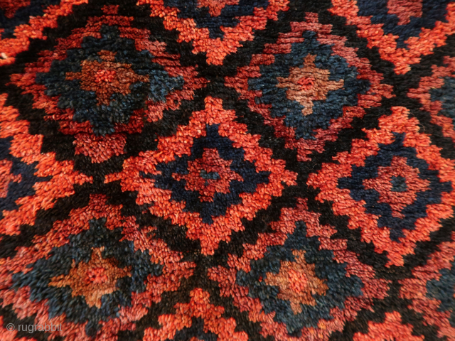 Afshar / Khouli afshar ? Beluch ? / Afghan ?   Thick  piled,  soft .  Ca ; 133 x 72 cm. Wool  on  wool  .  ...