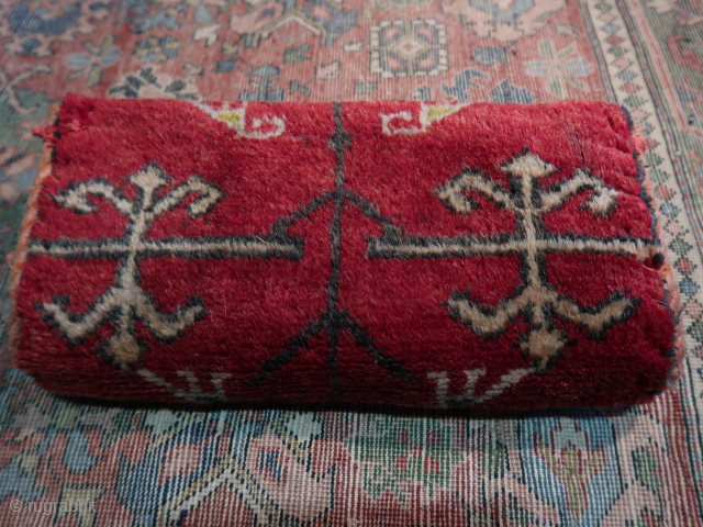Bag, utility bird bag. ( Caucasian ? )  wool,wool,cotton,nylon (rope.)  Ca; 35 cm x 34 cm. ( Old.)             