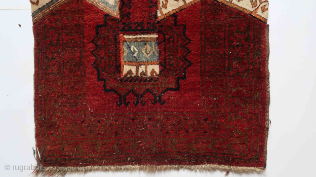 Fragmented rug, ca ; 80 x 125 cm. wool on wool, could benefit from a bath and some repairs. old/antique . Different influences and motifs . 75 euro ex transportcosts. ...