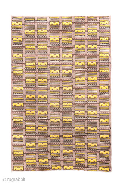 Vintage Chinese Art Deco Rug with Geometric Design, Circa 1930. Features an unusual repeating geometric design across a soft mauve ground.
6'6" x 10'0"
Item No: 101037