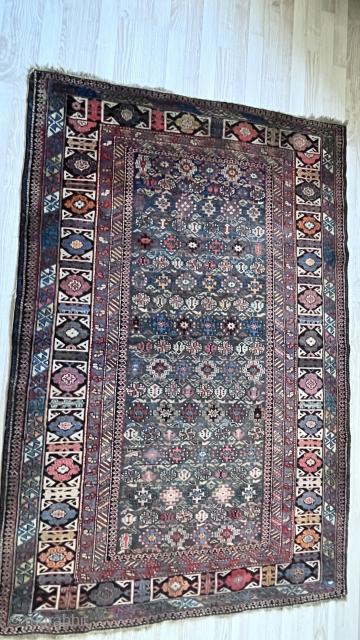 Very beautiful Caucasian rug in excellent condition without repair end wear
188 x 126 cm