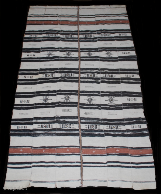 Old african Fulani blanket ,20th century , 228cmX132cm , good conditions , you can see a small damage in a corner on the pictures.         