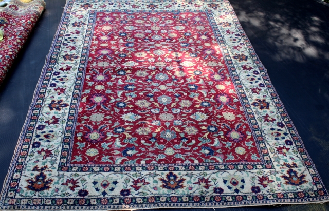 Wonderful carpet natural colors .1.73cm x 1.20cm                          