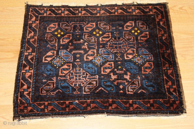 Very fine Baluch  bagface  Natural colors 19th Century Clean and hand washed . size 0.70cm x 0.55cm              