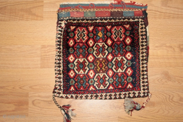 Wonderful persian  bagface  Natural colors Good Condition 19th Century.Clean and hand washed . size 0.40cm x 0.37cm              