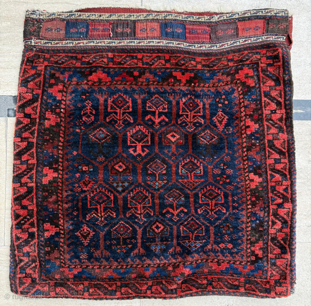 Late 19th century Baluch Bag. Size 63 x 64 cm. Please send me direct mail.

emreaydin10@icloud.com

Instagram - @emreaydinrug                