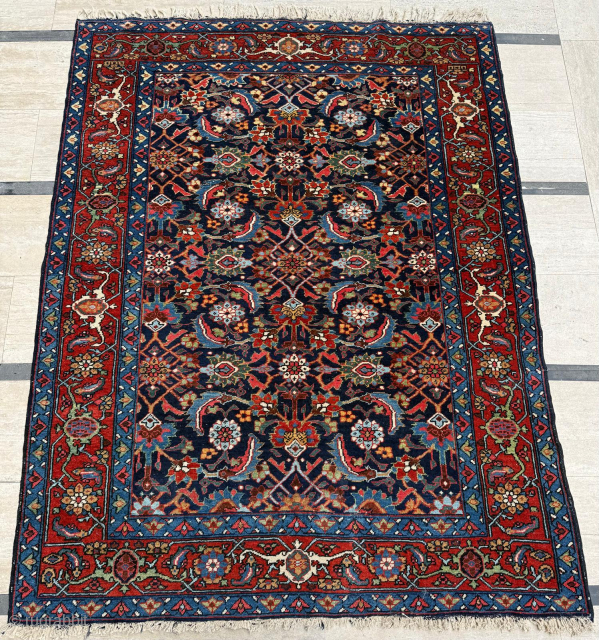 Late 19th century Persian Heriz Rug. Size 147 x 195 cm. Please send me direct mail.
emreaydin10@icloud.com
Instagram - @emreaydinrug