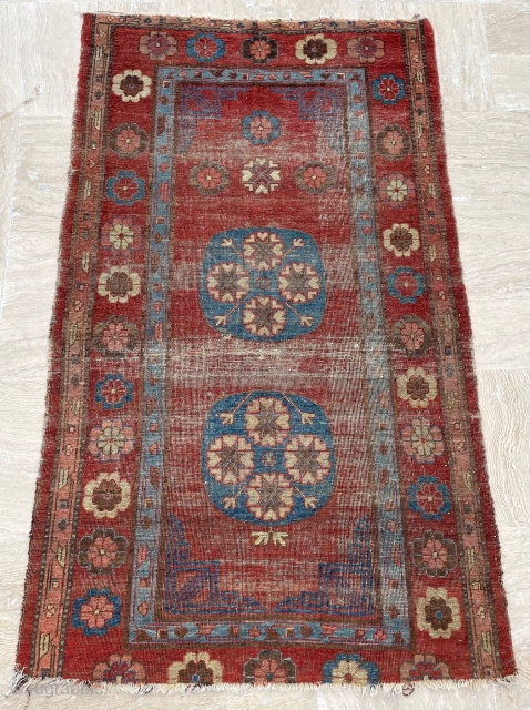 Small Khotan Rug Circa 1800 size 112x186 cm                         