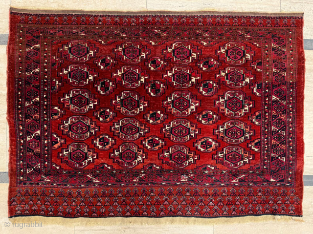 Middle of the 19th Century Saryk Chuval, A Classic Saryk Chuval presenting twenty primary guls, chemche secondary designs and kochanak hook farms in the main border. The wide elem and a narrow  ...