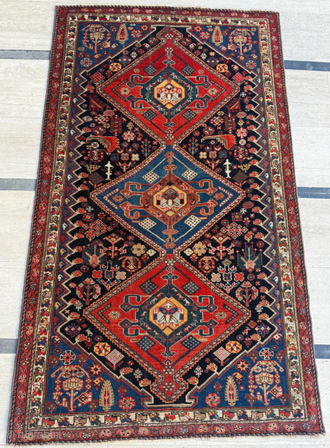 Late 19th century Persian Khamseh Rug. Good condition. Size 102 x 178 cm. Please send me direct mail. 

emreaydin10@icloud.com

Instagram - @emreaydinrug 
           