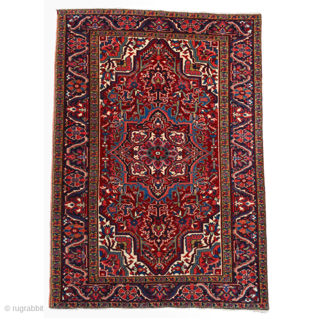 Persian Cute Size Heriz Rug Circa 1900s 
in good condition. size 142 x 195 cm
please send me directly mail. 
emreaydin10@icloud.com

             