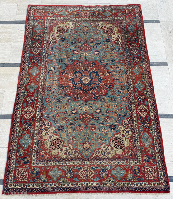 Late 19th century Persian İsfahan Rug. Size 145 x 217 cm. Please send me direct mail. 

emreaydin10@icloud.com

Instagram - @emreaydinrug              