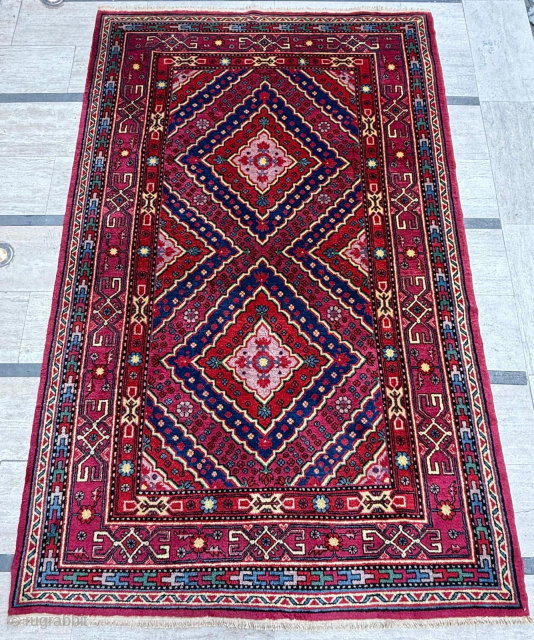Late of the 19th century khotan rug. Great condition. Size 158 x 245 cm
Please send me direct mail
emreaydin10@icloud.com
01190 544 374 1098            
