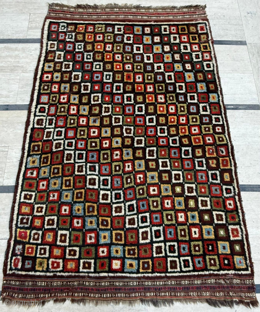 Late 19th century Persian Qhasqai Rug, great design. size 148 x 222 cm. Please send me direct mail.

emreaydin10@icloud.com

Instagram - @emreaydinrug             