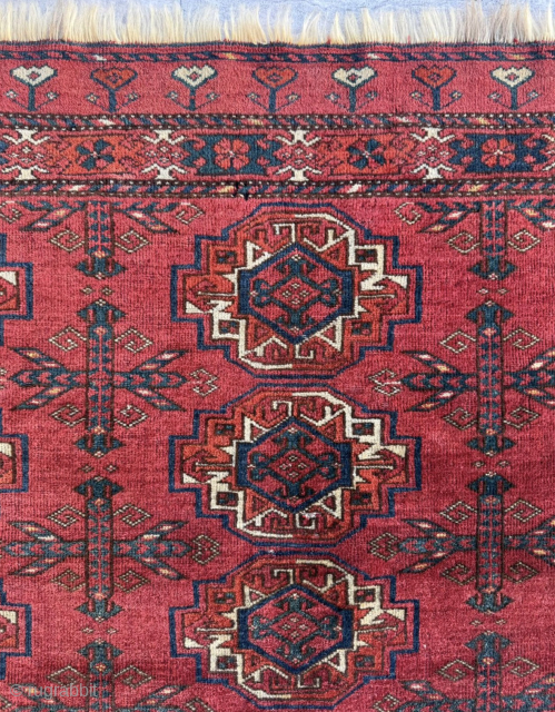 Circa 1870 Ersari Chuval, size 95 x 135 cm. Please send me direct mail.

emreaydin10@icloud.com

Instagram - @emreaydinrug                 