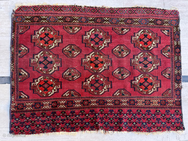 Mid 19 century Salor Chuval size 87 x 119 cm. Please send me direct mail.
emreaydin10@icloud.com
Instagram - @emreaydinrug