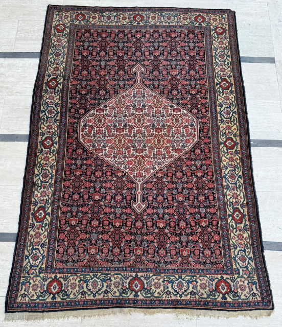Late of the 19th century Persian Senneh Rug
Size 140 x 200 cm
Please send me direct mail.

emreaydin10@icloud.com

Instagram - @emreaydinrug               