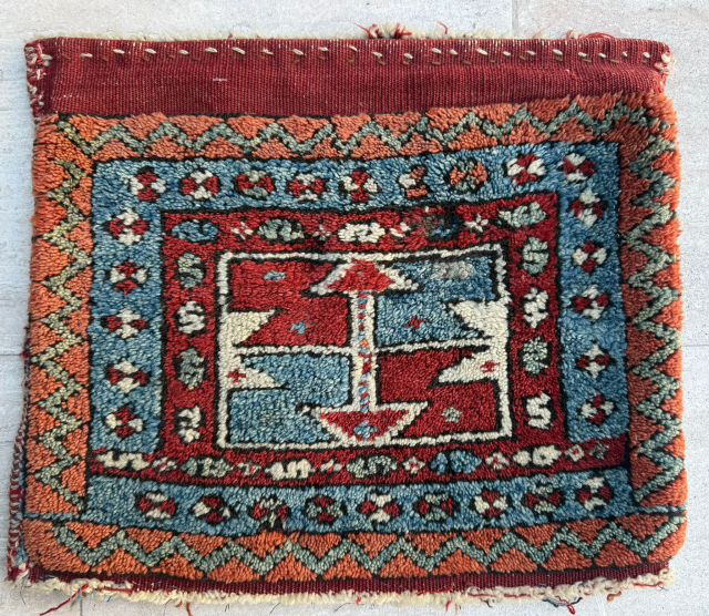 Mid 19th century Bergama Bag, size 40 x 45 cm. Please send me direct mail.

emreaydin10@icloud.com

Instagram - @emreaydinrug                