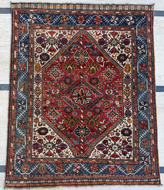 Late of the 19th century Khamse Rug 
Size 111 x 136 cm.
Please send me direct mail.

emreaydin10@icloud.com

Instagram - @emreaydinrug               