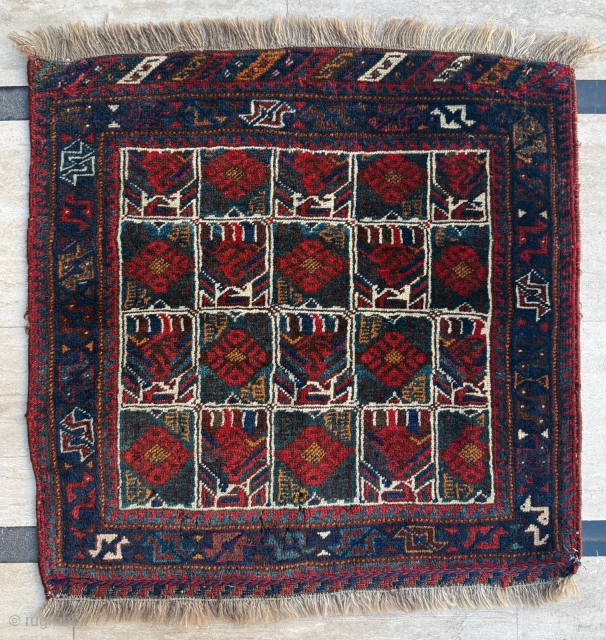 Late 19th century Persian Afshar Bag, size 75 x 75 cm. Please send me direct mail.

emreaydin10@icloud.com

Instagram - @emreaydinrug               