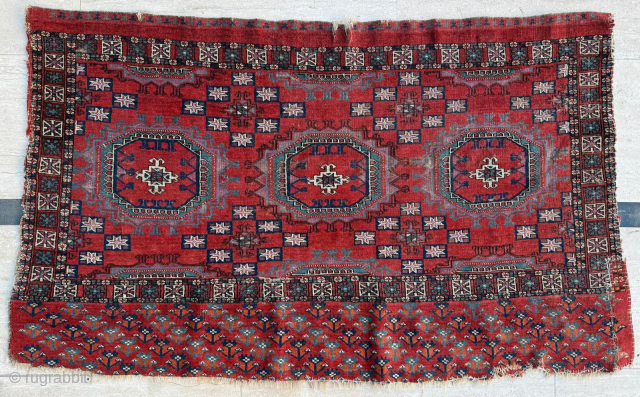Early 19th century Turkman Tekke Chuval. Size 70 x 117 cm. Please send me direct mail.

emreaydin10@icloud.com

Instagram - @emreaydinrug               