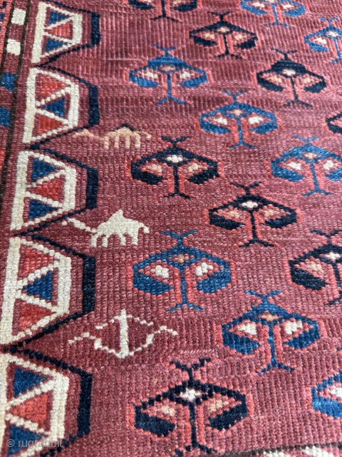 Mid 19th Century Yomud Engsi , size 140 x 170 cm. Please send me direct mail.
emreaydin10@icloud.com
Instagram - @emreaydinrug