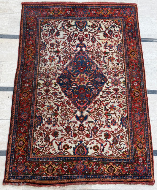 Late 19th century Bidjar Rug. Has a great white background. Size 135 x 195 cm. Please send me direct mail.
emreaydin10@icloud.com
Instagram - @emreaydinrug
