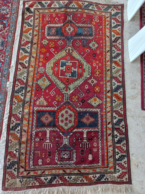 i need help identifying a rug . is it a karachov kazak? does it date back to 1880? and what is value? thanks erez 110*200
erezcohen64@gmail.com
