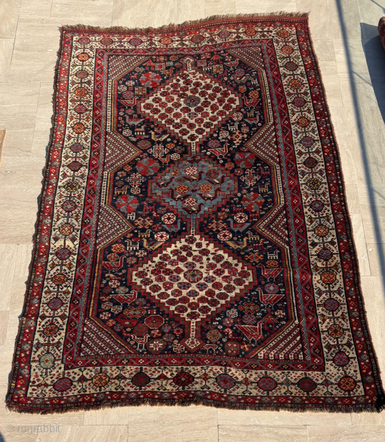 Circa 1880 Qhasqai Rug. Size:173 x 272 cm                         