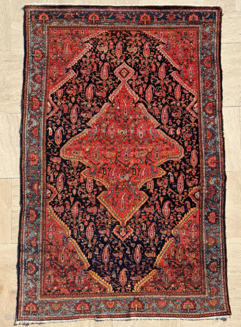 Late 19th Century Melayer Rug. Size : 125 x 190 cm