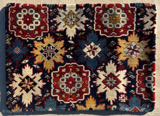 Circa 1870 Shirvan Yastık. Size: 44 x 62 cm