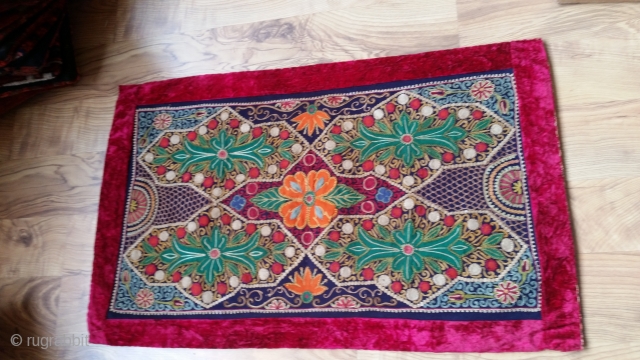 Over hundred years old small size (0,55 × 0,33) Rashed. 
In perfect condition and prety colors .                
