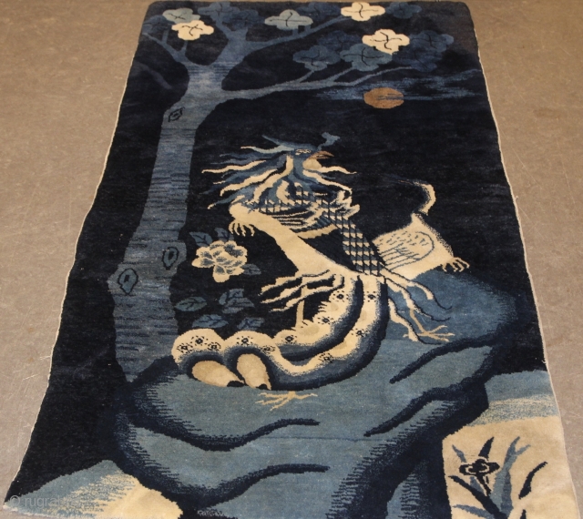 1920/30's BaoTao Rug with Phoenix Design
Size: 157cm x 80cm
Condition: Good                       