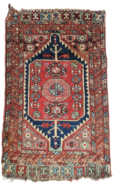 Antique Yastik rug from Central Anatolia (19. Century)  with beautiful, typical regional colors. Lovely pattern. Dimensions: 62 x 100 cm. The pile is largely well-preserved and high. However, the rug has  ...